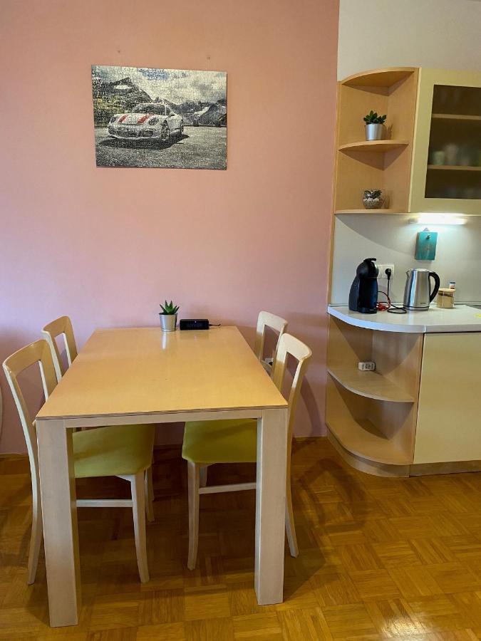 Apartma Felicija Lubiana Esterno foto